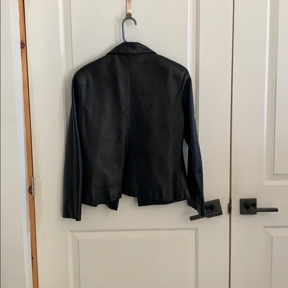 Short black leather jacket - Picture 2 of 2